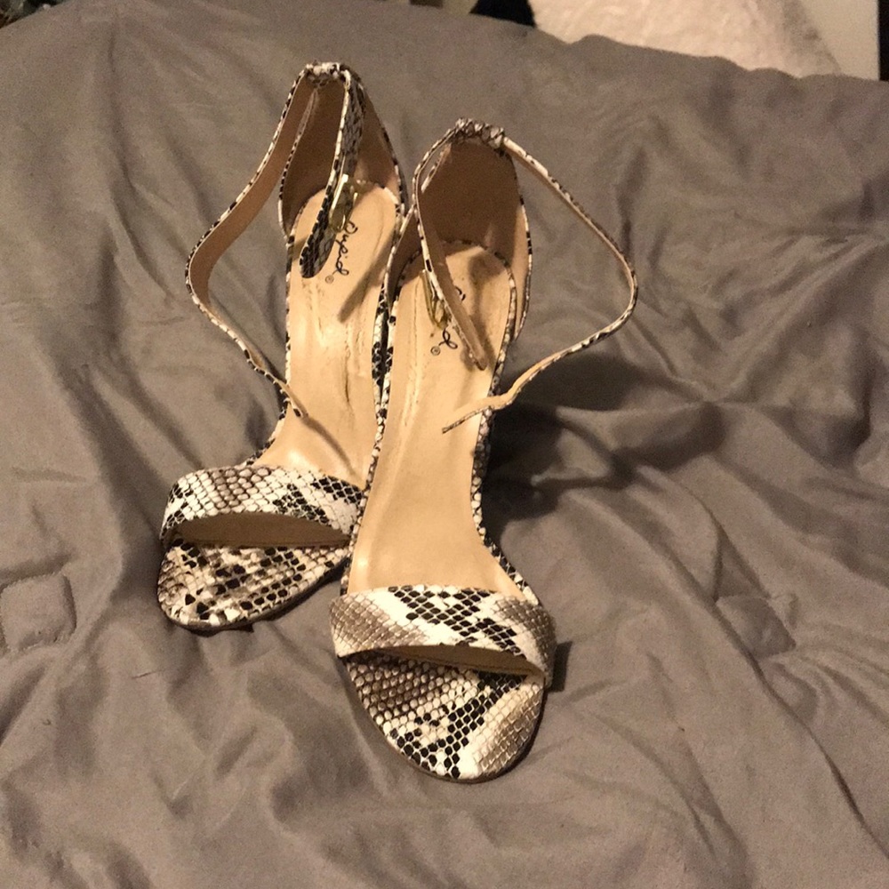 High heels snakeskins